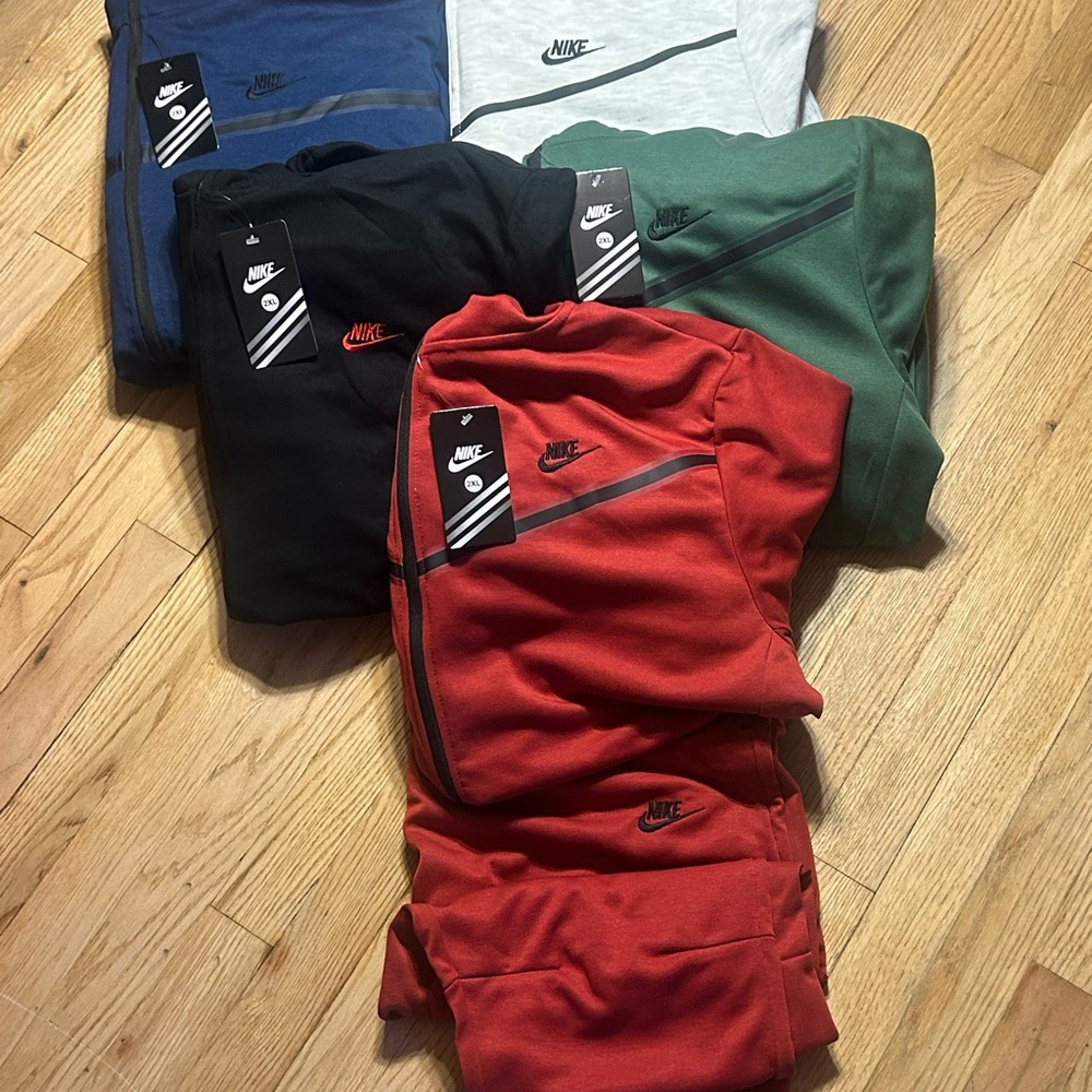 Nike Multicolor Sweatshirt Collection